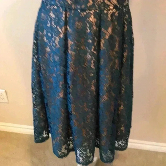 NWT Sandra Darren Green Sleeveless Classic Lace  Fit Flare w/peephole Back-10 - Picture 6 of 9